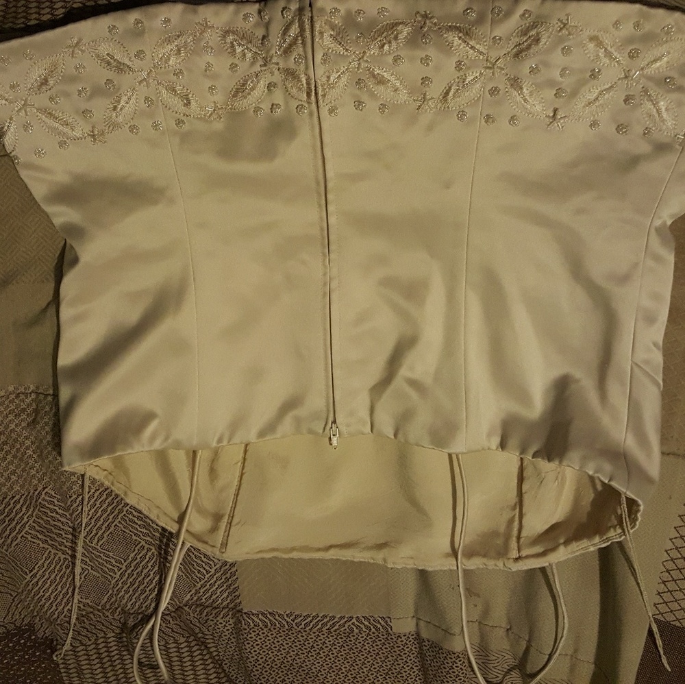 Corset type shirt, beaded at the bottom - Picture 2 of 3